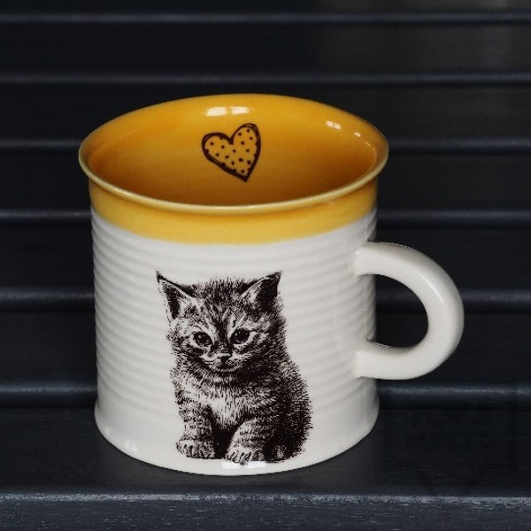 Ръчно изработена порцеланова чаша тип консерва Art.E Handmade - малка консерва с котка