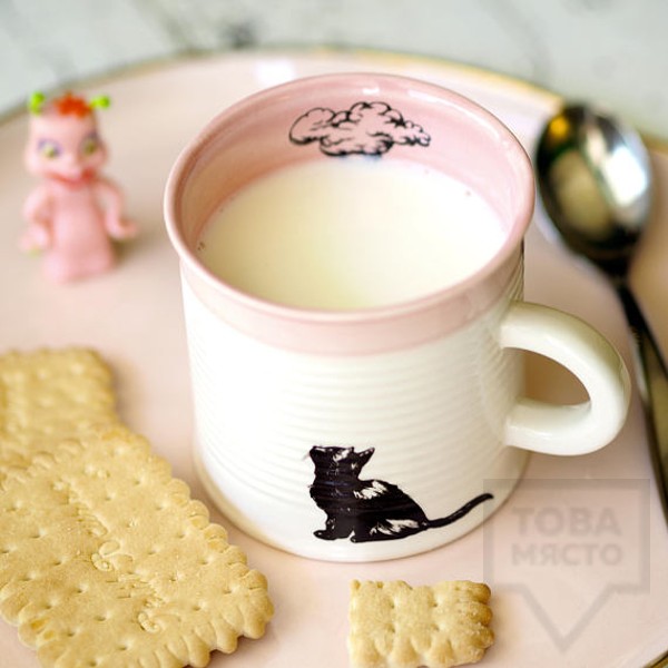 Ръчно изработена порцеланова чаша тип консерва Art.E Handmade - малка консерва с котка