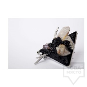 Ръчно изработена брошка Asia Petrova - аметист и планински кристал