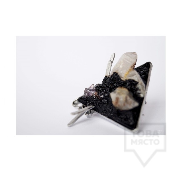 Ръчно изработена брошка Asia Petrova - аметист и планински кристал