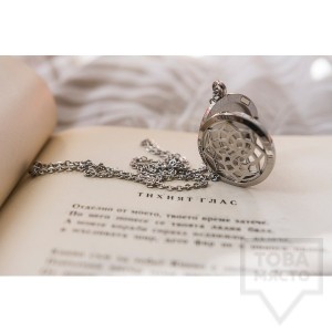 Колие Drops of emotions - семето на живота