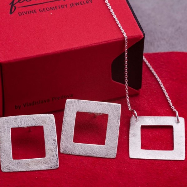 Сребърни обеци Feelosophy - bold квадрат