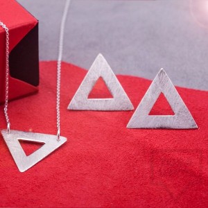 Сребърни обеци Feelosophy - bold триъгълник