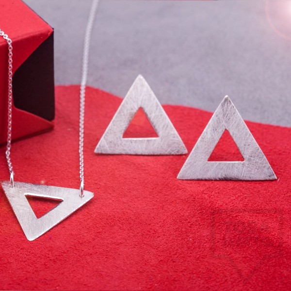 Сребърни обеци Feelosophy - bold триъгълник