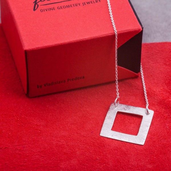 Сребърно колие Feelosophy - bold квадрат