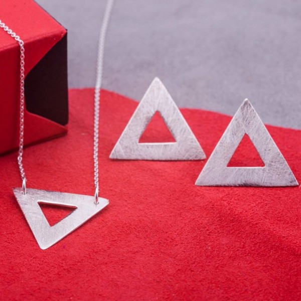 Сребърно колие Feelosophy - bold триъгълник