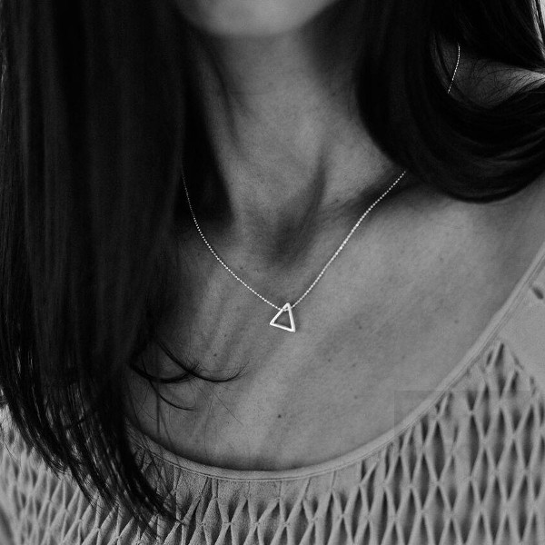 Сребърно колие Feelosophy - триъгълник