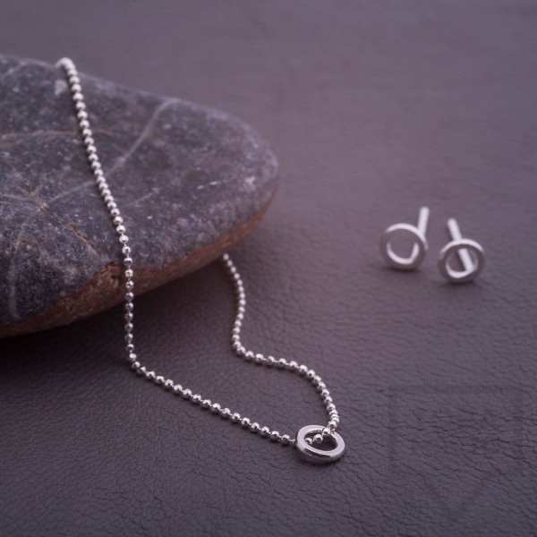 Сребърнo колие Feelosophy Whisper - кръг