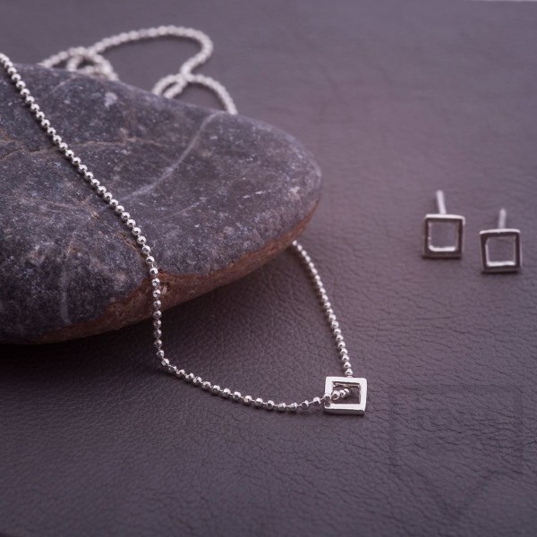 Сребърнo колие Feelosophy Whisper - квадрат