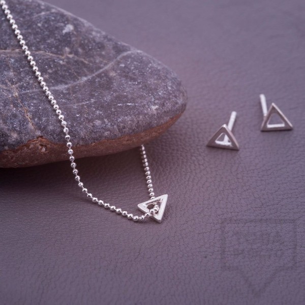Сребърнo колие Feelosophy Whisper - триъгълник