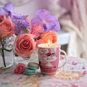 Ръчно изработена ароматна свещ Gancini - yummy pink