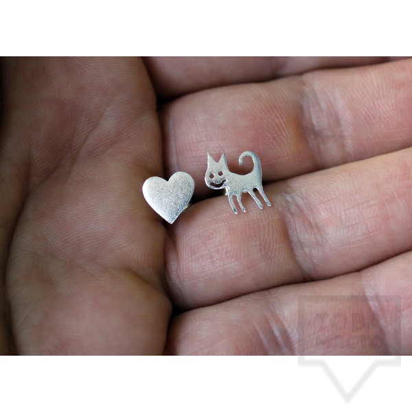 Сребърни обеци Gargorock - сърце и коте