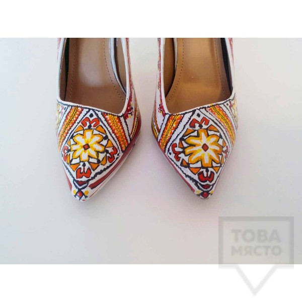Дизайнерски дамски обувки Kareez Art Line - Народни шевици