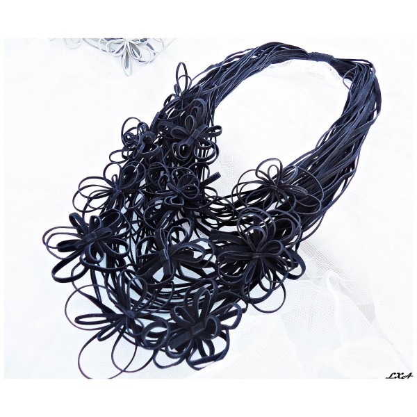 Ръчно изработено колие LXA - Black Flower Garden