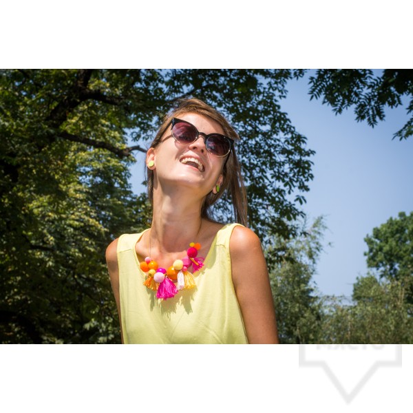 Колие Lollipop - дърво и пискюли в розово и оранжево