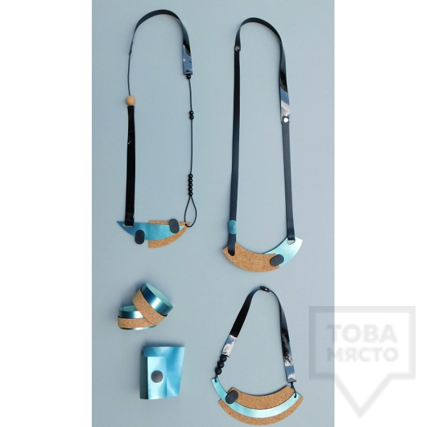 Гривни и колиета MODO - син лак и корк