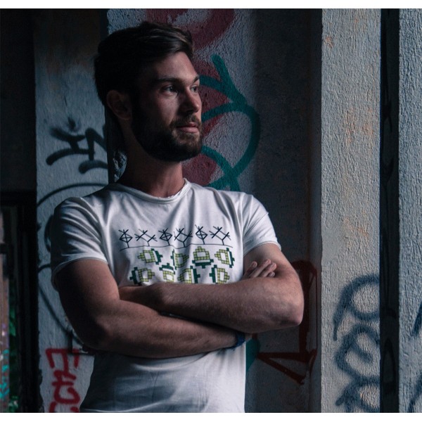 Мъжка тениска Носия - златен жълъд