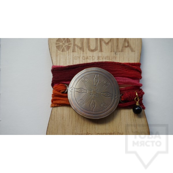 Ръчно изработена гривнa Numia - Fire