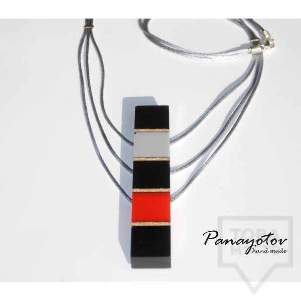 Дизайнерско колие Panayotov Handmade - red cubes