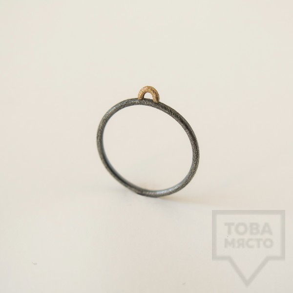 Сребърен пръстен Pin - със златен елемент 2 оксидиран