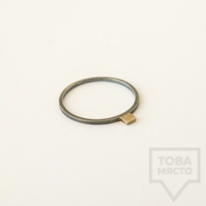 Сребърен пръстен Pin - със златен елемент 4 оксидиран 