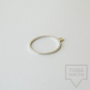 Сребърен пръстен Pin - със златен елемент 4 сребрист 