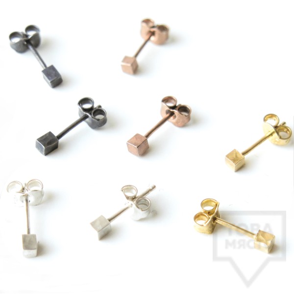 Малки сребърни обеци Pin - кубчета сребристи