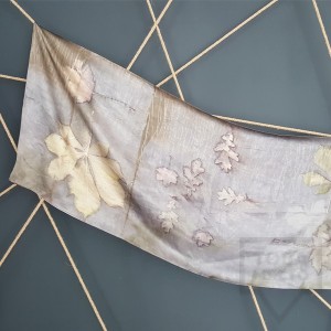 Копринен шал The Bucket-Silver Forest