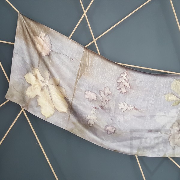 Копринен шал The Bucket-Silver Forest