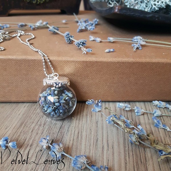 Ръчно изработено колие VelvetLeaves - стъкло лавандула