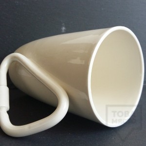 Ръчно изработена порцеланова чаша Korchev Design Studio - big white classic carabineer 
