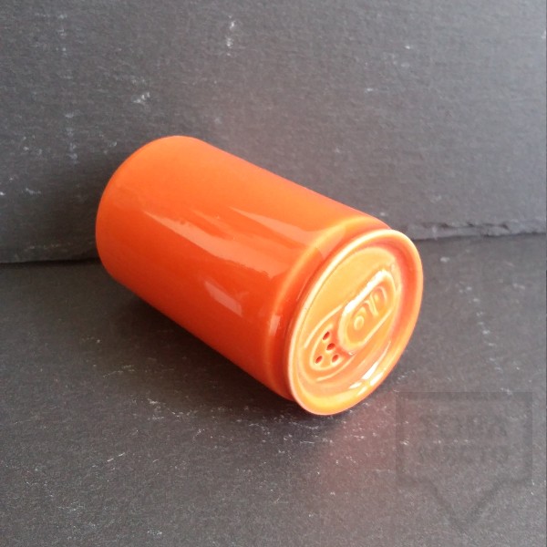 Ръчно изработена порцеланова солница - кенче - Korchev Design Studio - orange