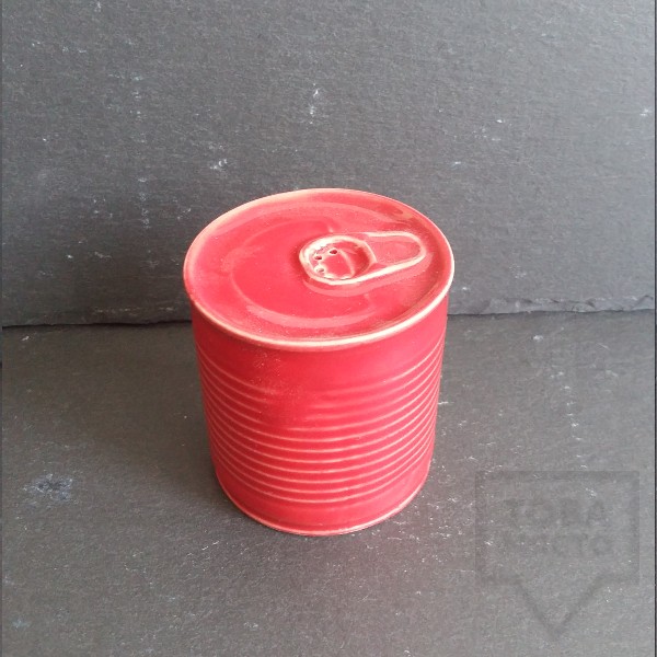 Ръчно изработена порцеланова солница - консерва - Korchev Design Studio - red