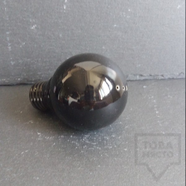 Ръчно изработена порцеланова солница Korchev Design Studio крушка medium black