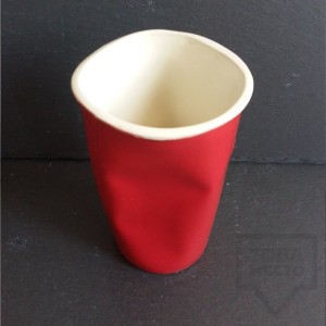 Ръчно изработена порцеланова чаша Korchev Design Studio - small red cup