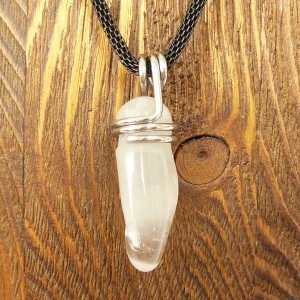 Ръчно изработен медальон Krasi&Iv - планински кристал