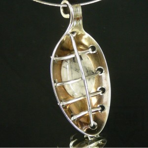 Ръчно изработен медальон Krasi&Iv - турмалинов кварц