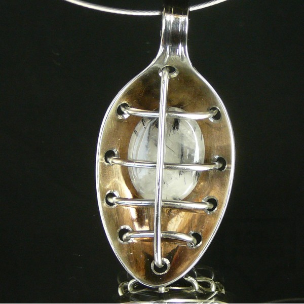 Ръчно изработен медальон Krasi&Iv - турмалинов кварц