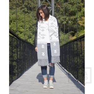 Дизайнерски зимен шал Shetitza - Tree of live