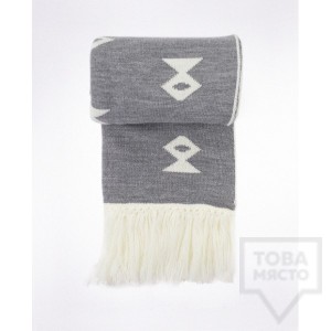 Дизайнерски зимен шал Shevitza- Chiprovtsi