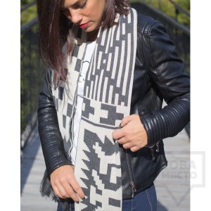 Дизайнерски зимен шал  Shevitza - Sofia