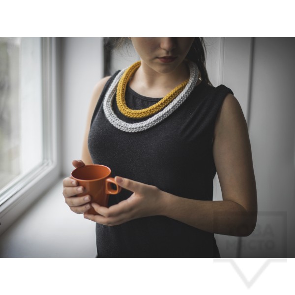 Колие от прежда Баба Мравка - Двуцветно въже