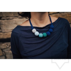 Колие от прежда Баба Мравка - Сини Топчета