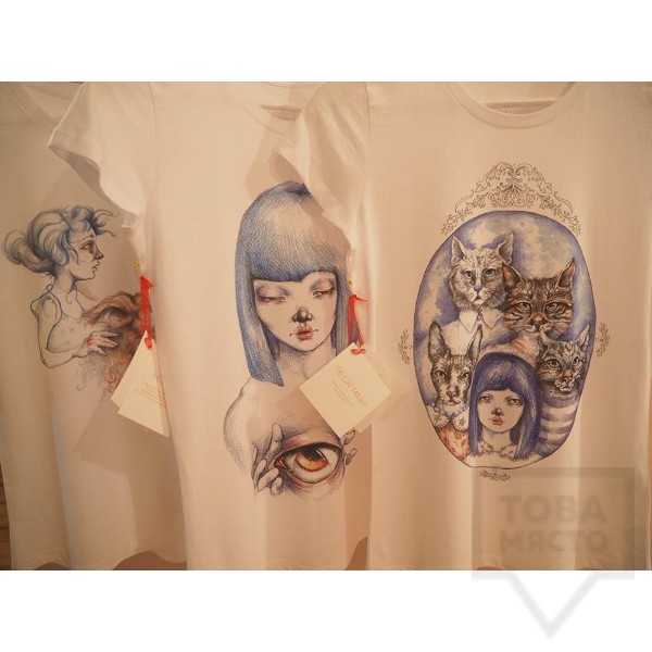 Ръчно рисувана тениска Dreams in Drawings - The Cat Family