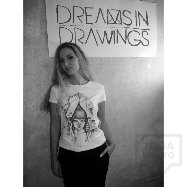 Ръчно рисувана тениска Dreams in Drawings - The Wardrobe